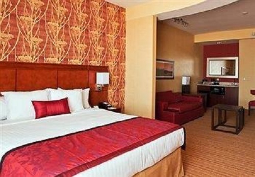 Courtyard By Marriott Ottawa 2